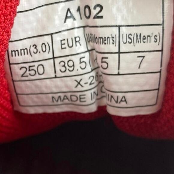 Victor A102 Women's Red Black Lace Up Low Top Badminton Sneakers Shoes Size 8.5 - Picture 5 of 5